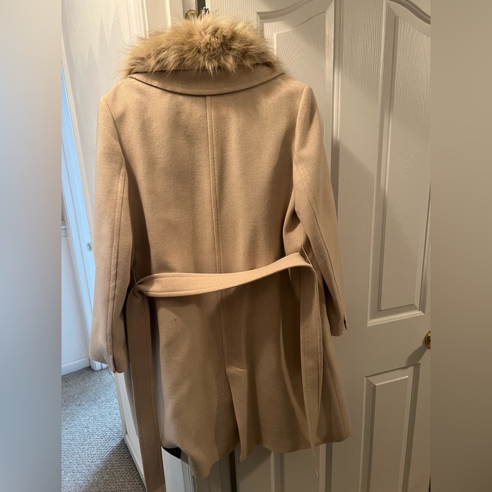 Zara Tan Wool Coat with Faux Fur Collar with belt - Picture 3 of 6